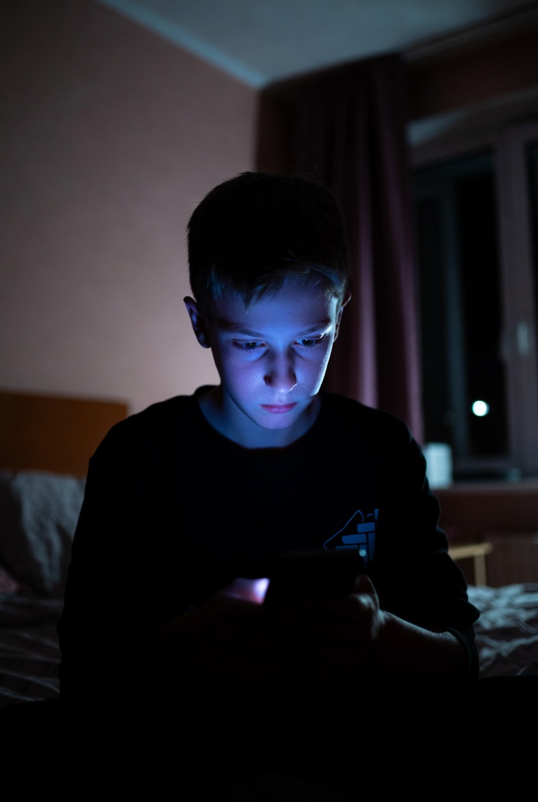 The counterfeit tribe: connected to everything, belonging to nothing